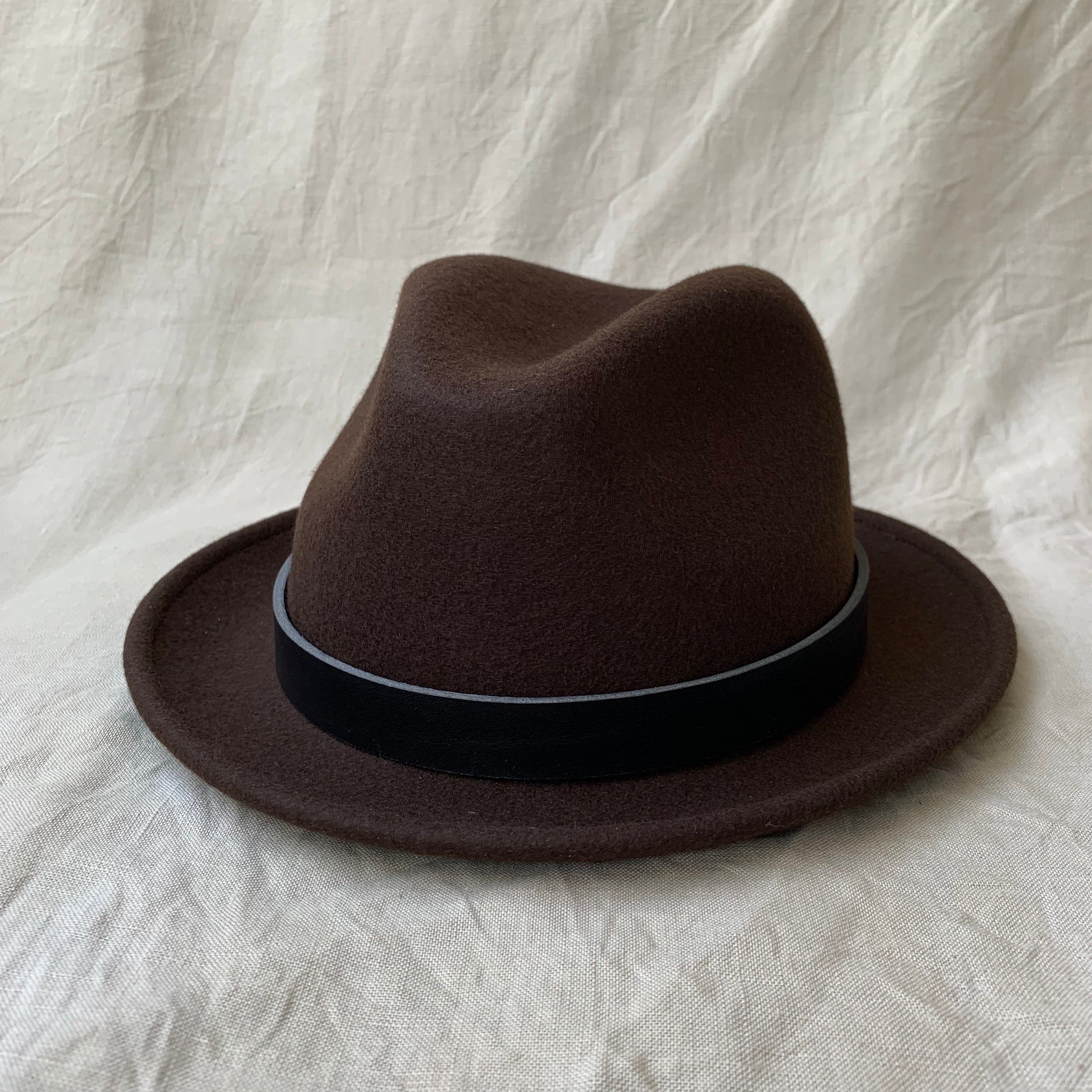 Billie Blues | Brown