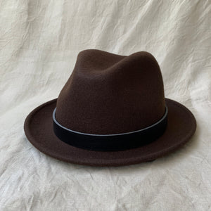 Billie Blues | Brown